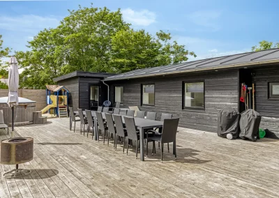 Terrasse mit Aussenwhirlpool
